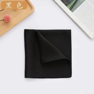 Black microfiber cleaning cloth for glasses and screens, soft and reusable, perfect for maintaining clarity and cleanliness. Ideal for screen cleaning, lens cleaning, and delicate surfaces in a compact, easy-to-carry size.